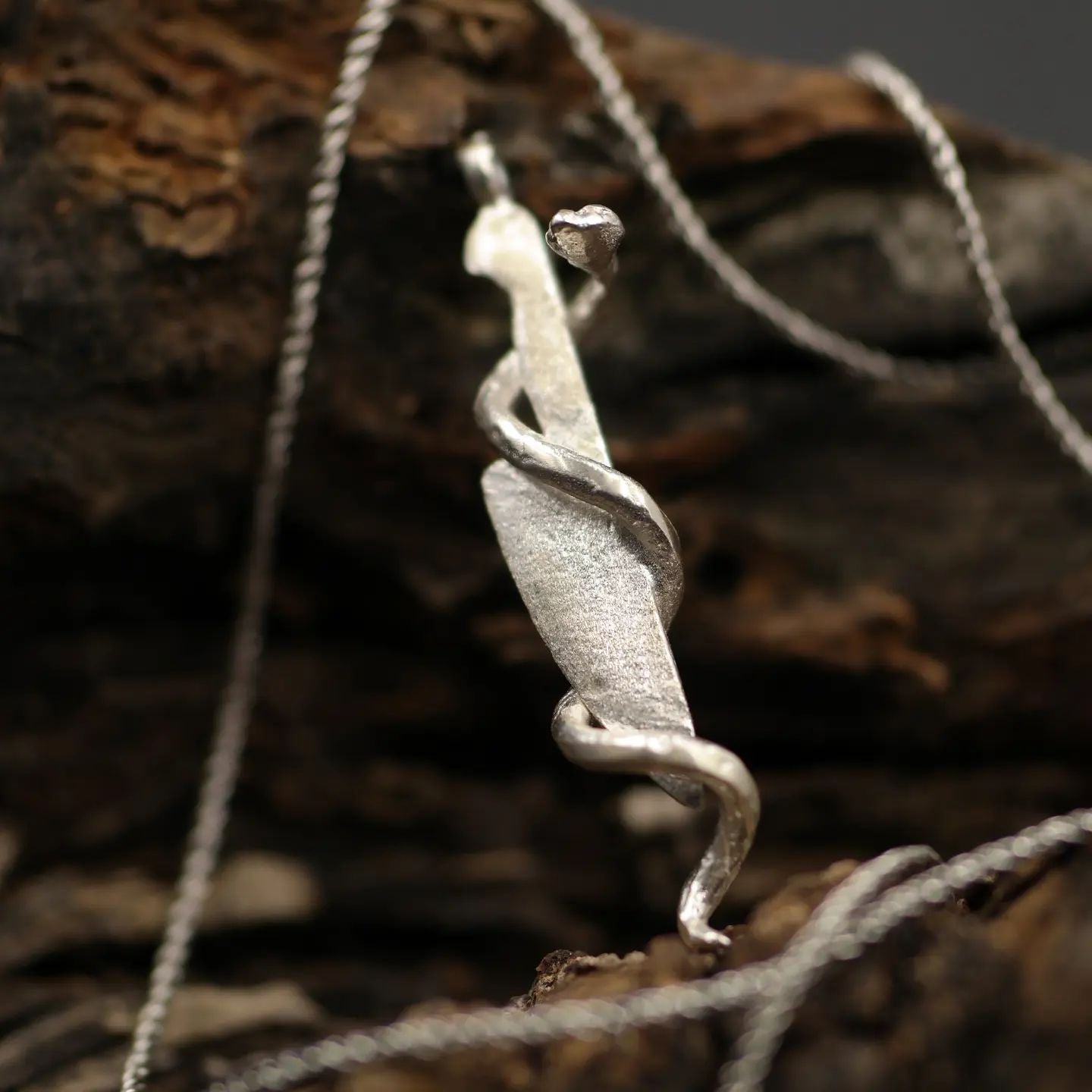 Bıçak ve Yılan 925 Ayar Gümüş Kolye