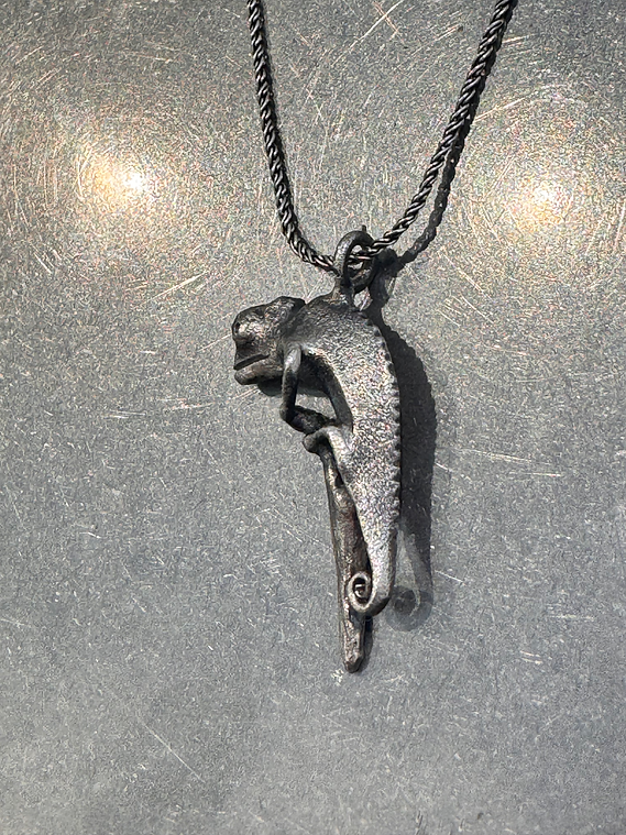 bukalemun gümüş kolye